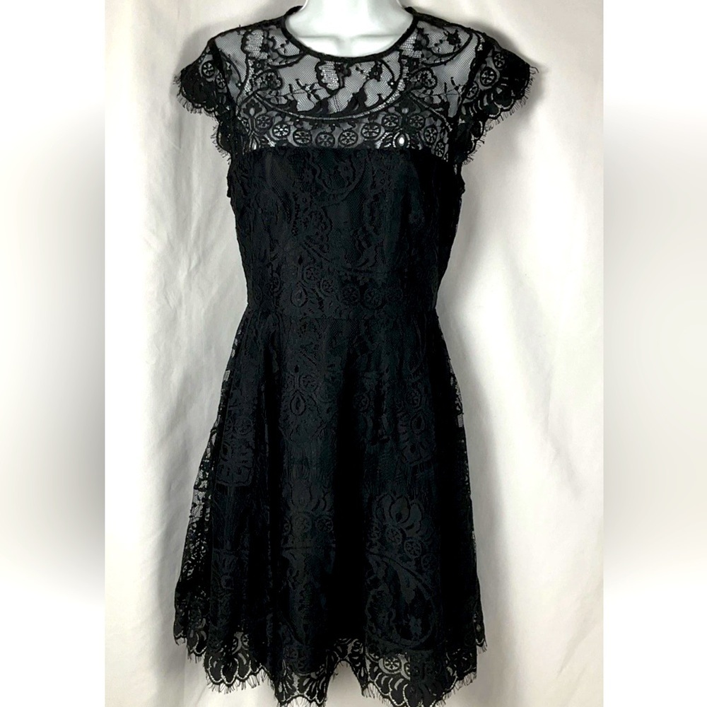 BB Dakota Black Lace Women’s ‎ Dress Size 2  Fully Lined Cap Sleeve Fringe Hem